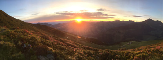 Zonsopkomst in Alpbach Tirol, Oostenrijk